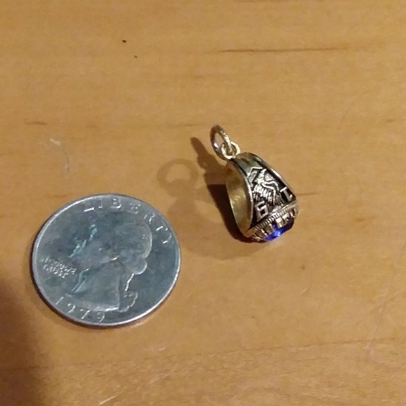 Vintage Class of 1996 Class Ring Charm wBlue Stone - Picture 2 of 7
